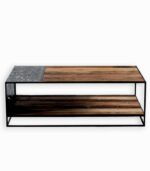 Table basse en bois de bateau recyclé.