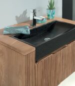 Salle de bains en teck massif et vasque en pierre