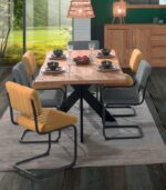 Table HJALMER en pin massif ciré brossé, le style campagne chic.