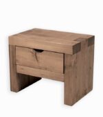 Un chevet en bois massif ciré à toute épreuve.