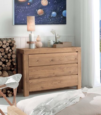 Commode en pin massif miel ciré