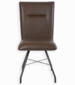 Chaise aspect cuir en PU avec pieds en métal.