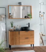 Salle de bain avec vasque en pierre