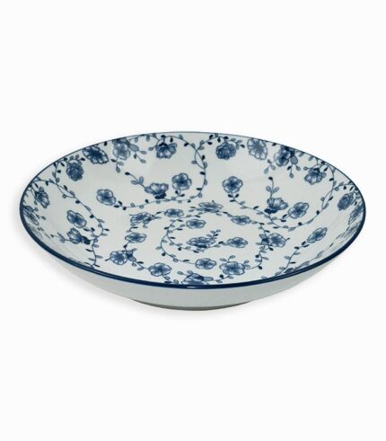 Assiette creuse en porcelaine blanche avec fleurs bleues