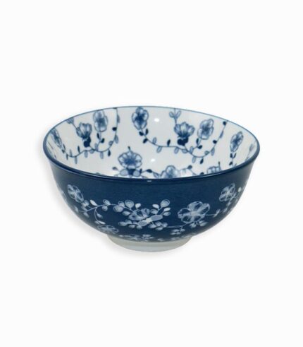 Coupelle en porcelaine blanche avec fleurs bleues