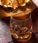 Verre décor montagne en 3D au fond