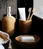 Accessoire salle de bains en résine imitation vannerie