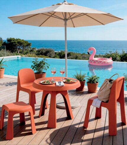 Chaise et table ronde PVC MILOS