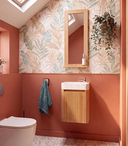 Salle de bains marbre blanc et chêne